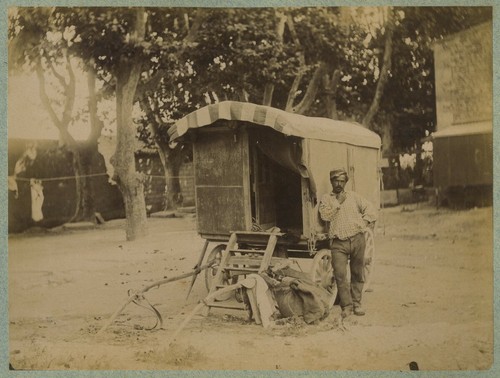 Provence homme posant devant - homme,