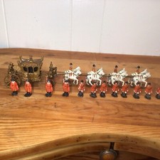 CRESCENT TOYS Die Cast, Royal Carriage w/Horses, 8 Coach & 4 ‘Beefeater’ Guards