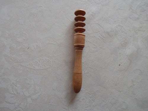 Cousette ancienne avec alène - ancienne,