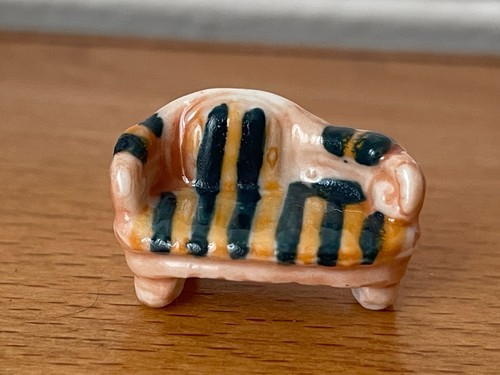 Fève meuble ancien canapé - fève,