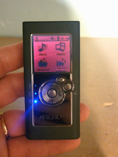 Archos 104 Digital MP3 Media Player 6GB USB 2.0 1.5" OLED Screen Model XS10CL