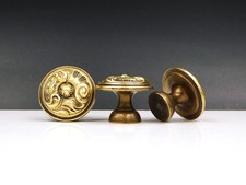 Ø30,  3 anciens Boutons de