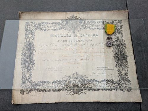 Diplôme médaille - et,