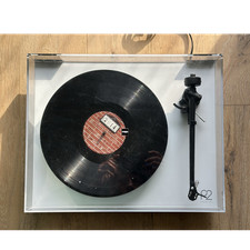 Rega Planar 2 White Turntable