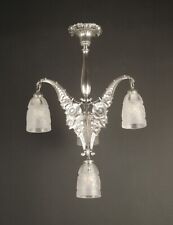 ETS L. ELIOT-DES HANOTS : LUSTRE ART DÉCO BRONZE ARGENTÉ ET VERRE MOULÉ-PRESSÉ