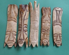 Peignes africains anciens en