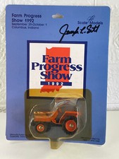 1/64 Kubota L2850 Tractor 1991 Farm Progress Show SIGNED JOSEPH ERTL