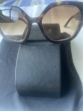 Lunettes de soleil Prada