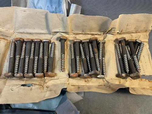Lot gros tirefonds 10x80 - 25,