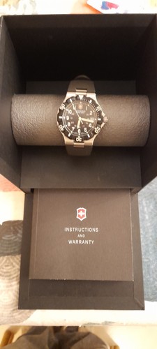 Montre plongé victorinox - montre,