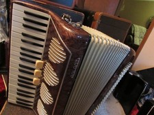 Accordion Galanti 120 bass,17" KB,.2/4 reeds,LM,good condition