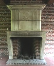 Cheminée en pierre de