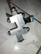 gmc Chevrolet  2005 Yukon brake proportioning valve  5 lines  d4