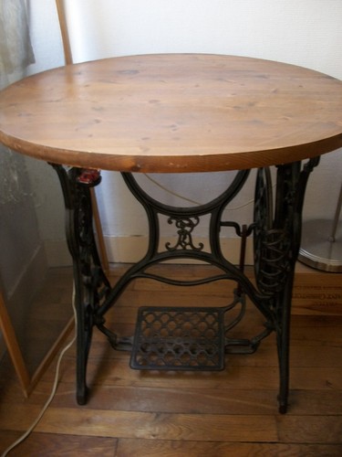 Table pied machine - ,