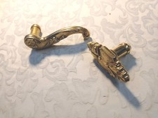 Paire de poignées de fenêtre/ crémone Porte en Métal Doré – style Louis XV –