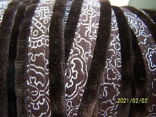 Galon ancien en velours marron