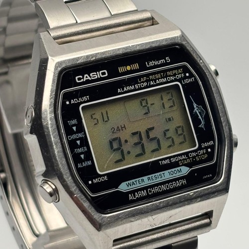 Montre numérique vintage