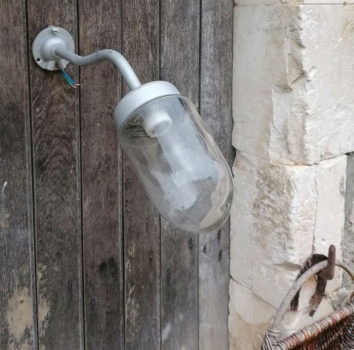 Ancienne lampe ferme - ancienne,