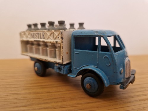 Dinky toys camion laitier ford - toys,