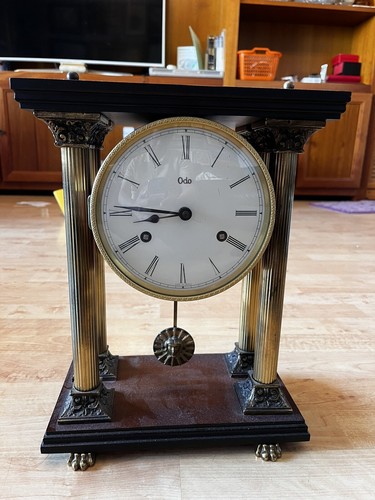Odo rare pendule poser - rare,