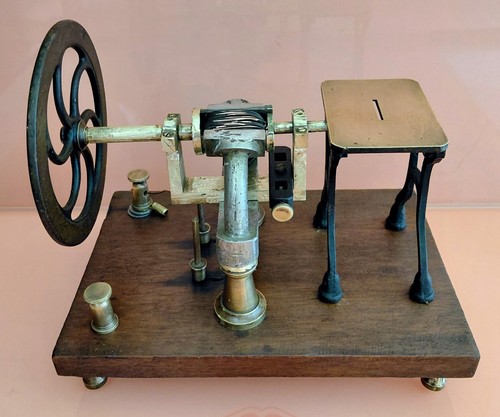 Ancien jouet scientifique - ancien,
