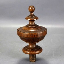 Wooden spinning top turned wooden bobèche