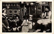 Old postcard France - Folklore - Around the Breton closed beds - Ronde Bretonne (773419)