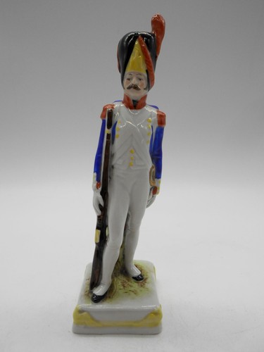 Cm figurine - 01, )