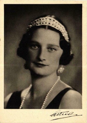 Cpa astrid reine des - ak, s.m.astrid