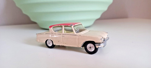 Corgi toys ford consul - ",