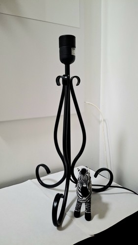 Pied lampe noir en - pied,