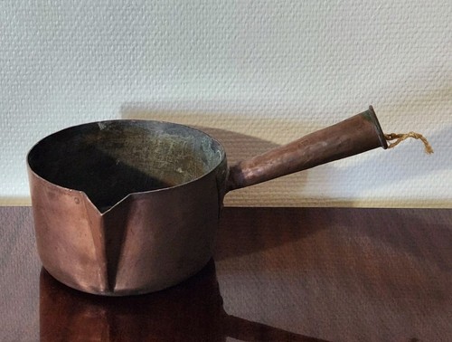 Ancienne casserole verseuse - casserole,