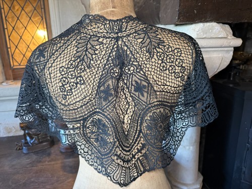 Dentelle ancienne grand col - dentelle,