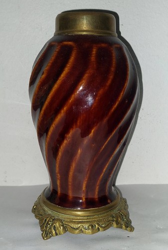 Lampe petrole décor volutes - petrole,