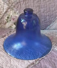 CLOCHE DÉCORATIVE EN VERRE BLEU