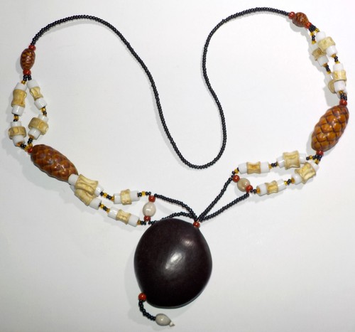 Collier africain noix de - en,