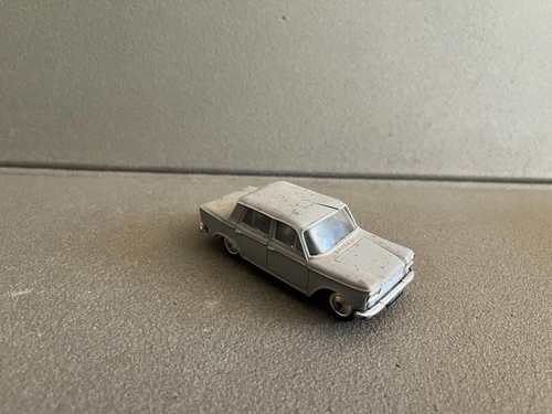 Ancienne voiture miniature - ancienne,