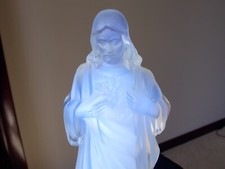 ANTIQUE ETLING FRANCE OPALESCENT GLASS JESUS SACRED HEART STATUE 7 1/2"