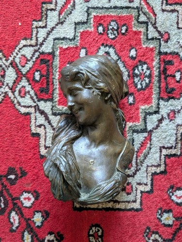 Magnifique buste jeune - magnifique,