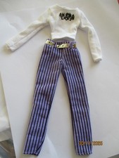 Tenue pour poupée " Barbie, Fashion Fever #K8496 /  Année 2006 "  (630)