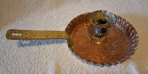 Ancien bougeoir main cuivre - a,
