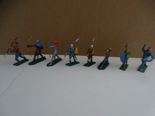 Starlux lot figurines - 8,