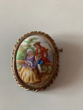 ANCIENNE BROCHE PORCELAINE DE