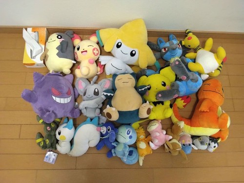 Lot peluches pokemon - de,