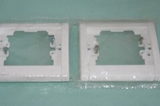 LOT DE 2 PLAQUES LEGRAND SAGANE OPALIS  850 00 ou 85000