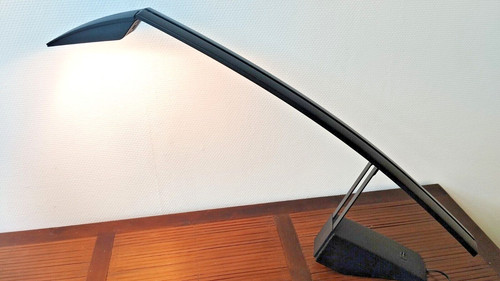 Tres belle lampe - tres, bureau