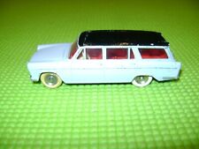 DINKY TOYS 548 FIAT 1800 FAMILIALE BLEUE