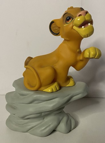 Disney the lion - -,
