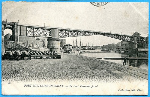 Old postcard military port - postcard:,