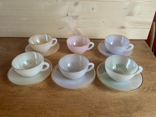 Tasses sous - tasses, et